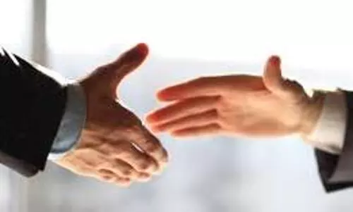 வியாபாரிகளின் போராட்டம்  தற்காலிகமாக ஒத்திவைப்பு