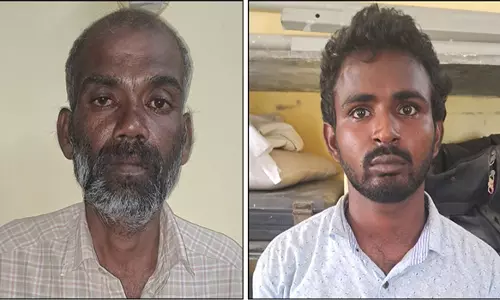 சேலம் அருகே ஓடும் ரெயிலில் செல்போன்கள் திருடிய 2 பேர் கைது