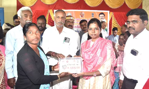 மார்பக புற்றுநோய் குறித்து பெண்களுக்கு விழிப்புணர்வு அவசியம்-கலெக்டர் அருணா பேச்சு