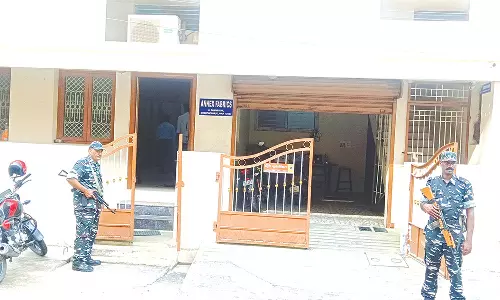 கரூரில் அமைச்சர் எ.வ.வேலு தொடர்புடைய 4 இடங்களில் வருமான வரித்துறை சோதனை