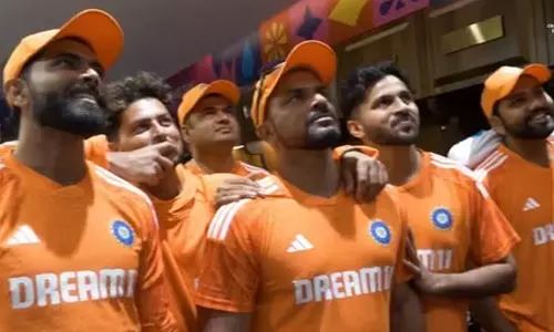 ட்விஸ்ட்டுக்கு மேல ட்விஸ்ட்.. சிறந்த பீல்டர் விருதை அறிவித்த ஜாம்பவான்.. வைரல் வீடியோ