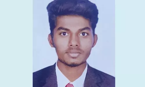 பெரியபாளையம் அருகே மோட்டார் சைக்கிள் விபத்தில் கல்லூரி மாணவர் பலி