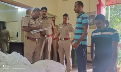 ஆரல்வாய்மொழியில் காரில் கடத்தப்பட்ட ரூ.3 லட்சம்