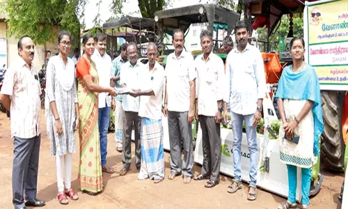 ஆலங்குளத்தில் 13 விவசாயிகளுக்கு சுழற்கலப்பை-யூனியன் சேர்மன் வழங்கினார்