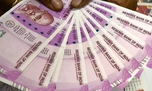 மகளிர் உரிமைத்தொகை: பெண்களின் ஆவணங்களை முறைகேடாக பயன்படுத்தி பணமோசடி