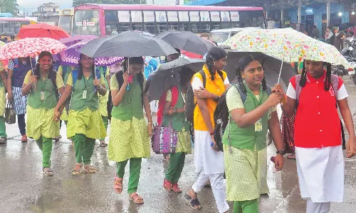 குமரியில் இன்றும் கனமழை கொட்டியது: 5 வீடுகள் இடிந்தது