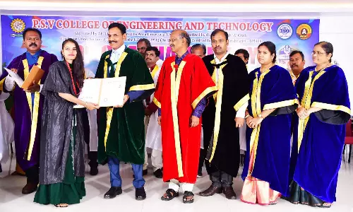 10-ம் ஆண்டு பட்டமளிப்பு விழா