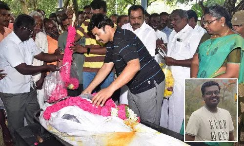 ஜார்கண்டில் கொலை செய்யப்பட்ட  நாமக்கல் மருத்துவ மாணவர் உடல் தகனம்- அமைச்சர் மதிவேந்தன், கலெக்டர் உமா அஞ்சலி