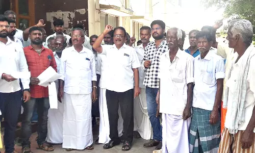 கிராம மக்கள் ஆர்ப்பாட்டம்