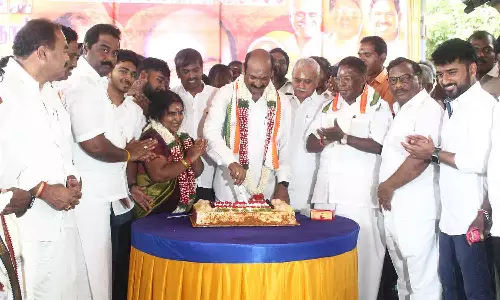 நலதிட்ட உதவிகள் வழங்கி வைத்தியநாதன் எம்.எல்.ஏ. பிறந்தநாள் கொண்டாட்டம்