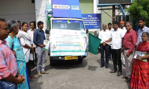 திருப்பூரில்  பயிர் காப்பீடு திட்ட விழிப்புணர்வு வாகன பிரசாரம் - கலெக்டர்  தொடங்கி வைத்தார்