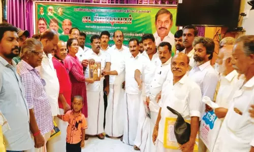 குலசேகரத்தில் திருவட்டார் கிழக்கு ஒன்றிய அ.தி.மு.க. பூத் கமிட்டி நிர்வாகிகள் ஆலோசனை கூட்டம்