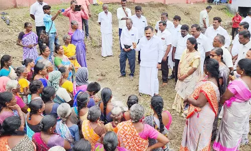 பா.ஜ.க. விளம்பர அரசியல் செய்கிறது-எம்.பி. குற்றச்சாட்டு