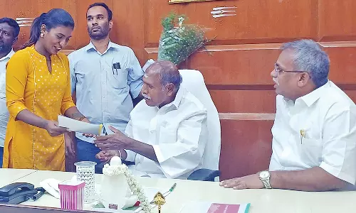 கருப்பு நிற அழகி போட்டிக்கு புதுச்சேரி மாடலிங் பெண் தேர்வு: முதலமைச்சரை சந்தித்து வாழ்த்து பெற்றார்