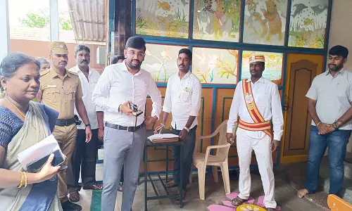 பண்ருட்டி பெண்கள் பள்ளியில் வாக்காளர் சேர்ப்பு சிறப்பு முகாம்:கடலூர் கலெக்டர் ஆய்வு