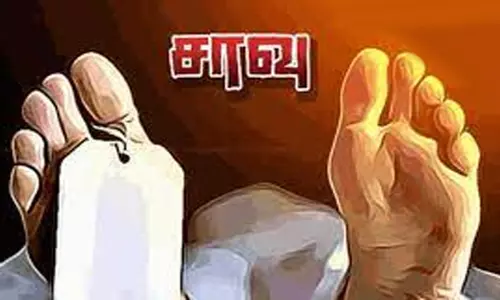 மோட்டார் சைக்கிளில் இருந்து தவறி விழுந்து தனியார் வங்கி ஊழியர் சாவு