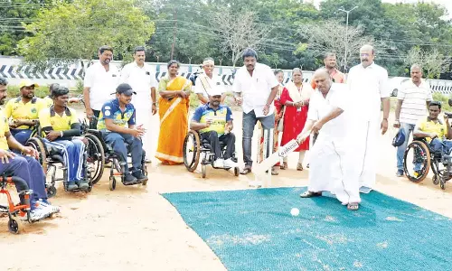 மாற்றுத்திறனாளிகளுக்கான சக்கரநாற்காலி கிரிக்கெட் போட்டி