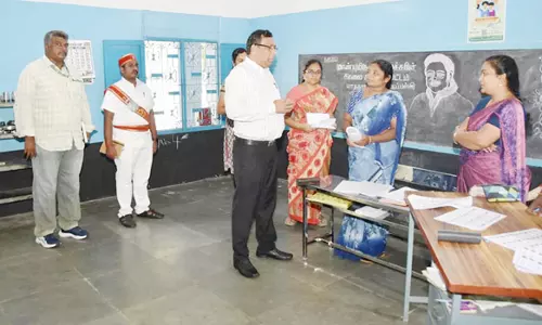 3 ஆயிரத்து 257 ஓட்டுச்சாவடிகளில் வாக்காளர் பட்டியல் சிறப்பு திருத்த முகாம் தொடங்கியது