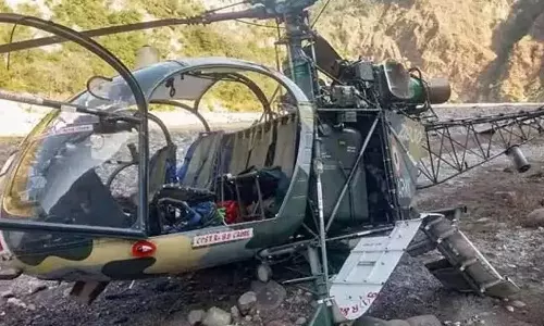 கொச்சியில் கடற்படை ஹெலிகாப்டர் விபத்து- ஒருவர் பலி