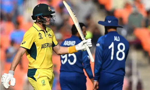 லபுசேன் அரை சதம்: இங்கிலாந்து வெற்றிபெற 287 ரன்களை இலக்காக நிர்ணயித்தது ஆஸ்திரேலியா