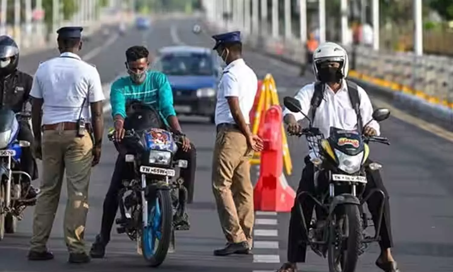 வேகக் கட்டுப்பாட்டு விதிகள் அமல்: சென்னையில் முதல் நாளில் 121 வழக்குகள் பதிவு