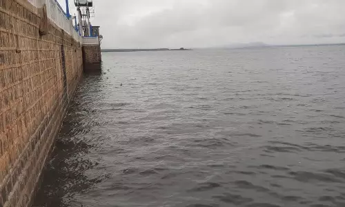 தேனி மாவட்டத்தில் தொடரும் கனமழை: 66 அடியை கடந்த  வைகை அணை நீர்மட்டம்