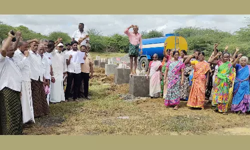 தார் தொழிற்சாலைக்கு எதிர்ப்பு: கிராம மக்கள் பணியை தடுத்து நிறுத்தியதால் பரபரப்பு