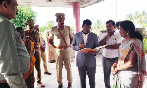 பாப்பிரெட்டிப்பட்டி மாணவியர் விடுதியில் தேசிய எஸ்.சி, எஸ்.டி ஆணையர் நேரில் ஆய்வு