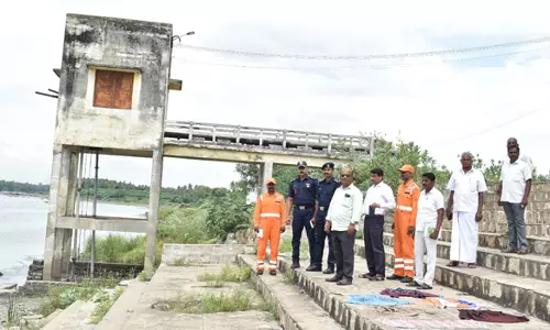 தேவூர் காவிரி கரையோர அபாய பகுதிகளில் தேசிய பேரிடர் மீட்பு படையினர் ஆய்வு