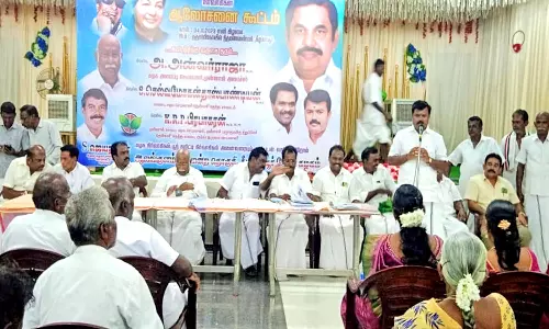 கீழப்பாவூரில் அ.தி.மு.க. சார்பில் பூத் கமிட்டி ஆய்வு கூட்டம்