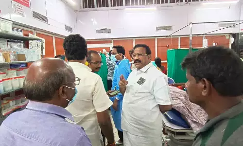 தொழிலாளர்களின்  சிகிச்சைக்கு உதவிய செல்வகணபதி எம்.பி.