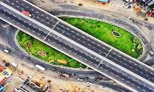 கிரீன் சர்க்கிள் பகுதியில் மழைநீர் சூழ்ந்தது