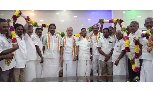 மக்கள் நலத்திட்டங்களை செயல்படுத்துவதில் புதுவை அரசுக்கு அக்கறை இல்லை