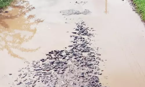 சேதமடைந்த சாலைகளை சீரமைக்க பொதுமக்கள் கோரிக்கை