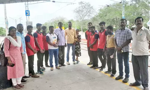 தேசிய களரி போட்டியில் பங்கேற்கும்  களரி வீரர்கள்  வழியனுப்பி வைப்பு