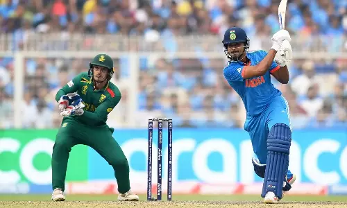 தென் ஆப்பிரிக்காவுக்கு 327 ரன்கள் இலக்கு நிர்ணயித்தது இந்தியா