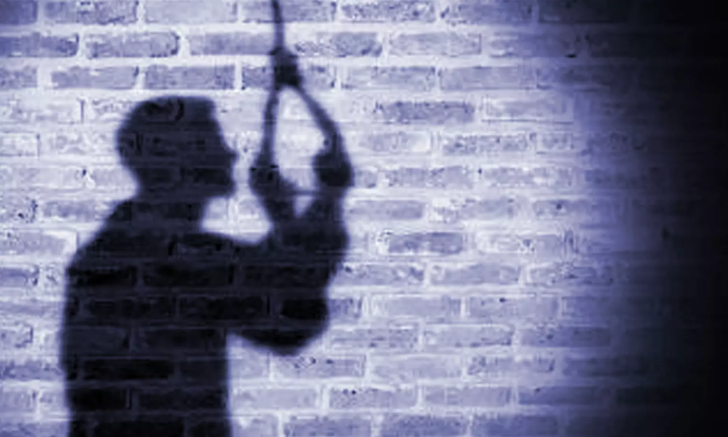 மாணவர் மரணத்தில் திடீர் திருப்பம்: ஜாதி ரீதியாக சக மாணவர்கள் திட்டியதால் வேதனையில் தற்கொலை மாணவர் மரணத்தில் திடீர் திருப்பம்: ஜாதி ரீதியாக சக மாணவர்கள் திட்டியதால் வேதனையில் தற்கொலை