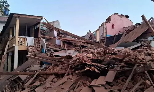 நேபாளத்தில் நிலநடுக்கம் பாதிப்பு: 2 லட்சம் பேர் வீடு இழந்து தவிப்பு