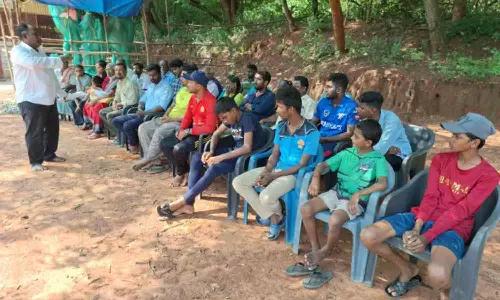 பழங்குடியினருக்கு இடஒதுக்கீடு வழங்க வேண்டும்