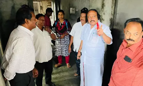 அடுக்குமாடி குடியிருப்பு பணியை கென்னடி எம்.எல்.ஏ. ஆய்வு