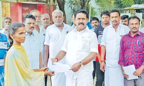 நன்னிலத்தில், வாக்காளர் சேர்க்கை முகாமை எம்.எல்.ஏ. ஆய்வு