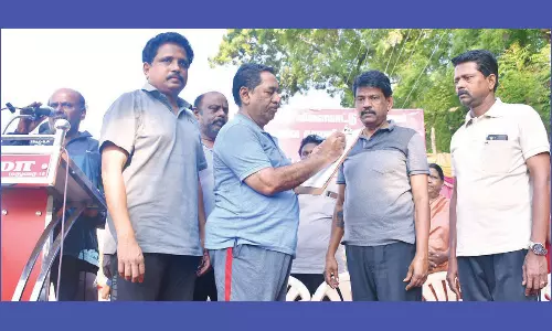 மதுரை ரெயில்வே நில பாதுகாப்பு சங்கம் சார்பில் கையெழுத்து இயக்கம்