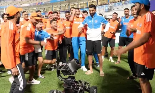 கேட்ச் பிடிக்கல.. ரன் அவுட் பண்ணல.. ஆனா இவருக்குதான் சிறந்த பீல்டர் விருது.. வீடியோ