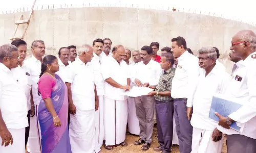 குடியிருப்புகளுக்கான கூட்டு குடிநீர் திட்ட பணிகள் ஆய்வு