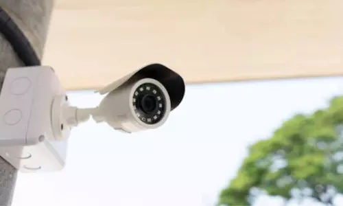 திருப்பூர் பஸ் நிலையத்தில் பெண் கொலை - பதற வைக்கும் சி.சி.டி.வி., கேமரா காட்சிகள்