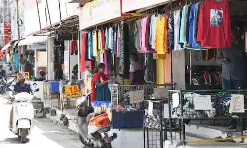 மீண்டும் இயங்க தொடங்கிய காதர்பேட்டை பனியன் பஜார்