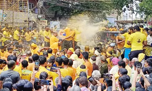 கம்பம் : பகவதியம்மன் கோவில் திருவிழாவை முன்னிட்டு மஞ்சள்நீராடல்