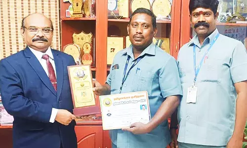 அன்னை பாத்திமா கல்லூரி பேராசிரியருக்கு நல்லாசிரியர் சுடர் விருது