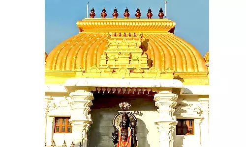 கன்னியாகுமரி விவேகானந்தபுரத்தில் சூரிய ஒளியில் ஜொலித்த பாரத மாதா கோவில்