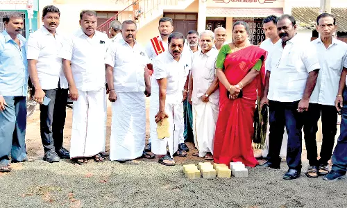 நாகர்கோவில் மாநகராட்சியில் ரூ.10 லட்சம் மதிப்பீட்டில் சாலை பணிகள்